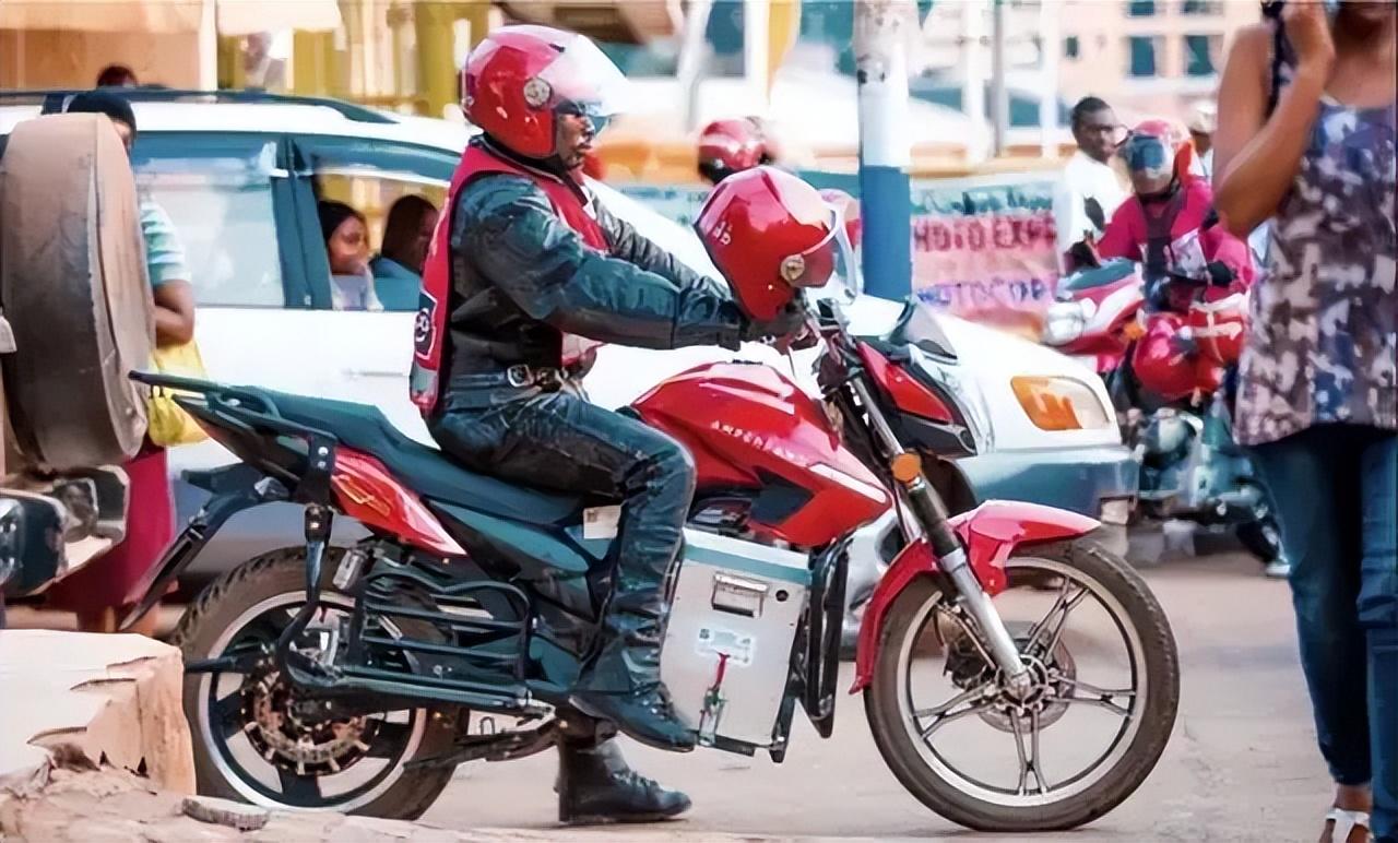 共享電動(dòng)摩托車